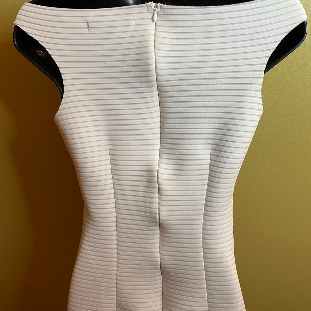 Symphony Dress - Picture 10 of 16